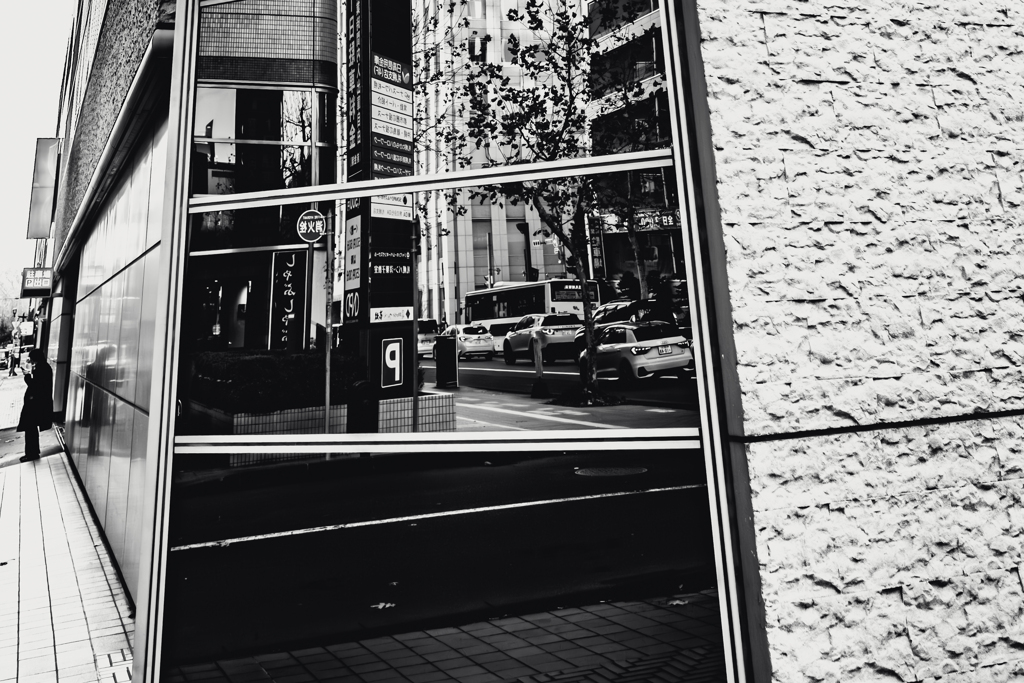 目立つ服装をしてくださいv2.0