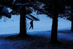 競技場の脇を歩く-Edit