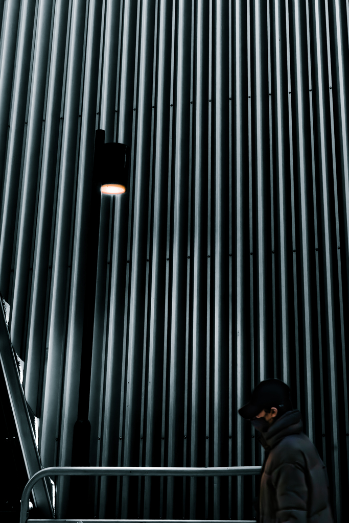 人が通り過ぎる