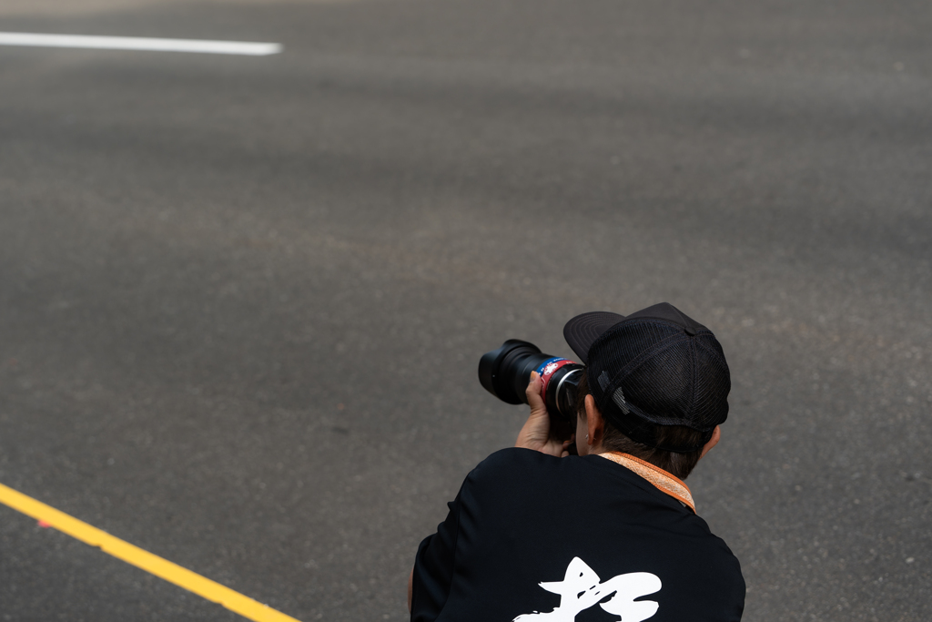 女性カメラマン