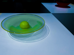 道立近代美術館カラス工芸コーナー