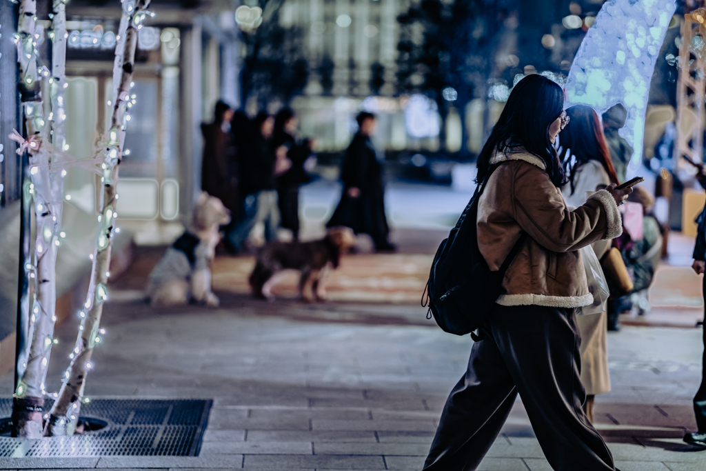 札幌駅前の少女１
