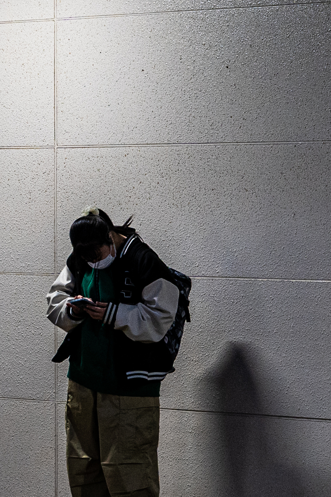 JR発寒駅　少女