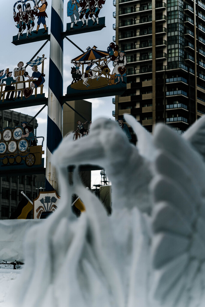 国際コンクール会場からスタート