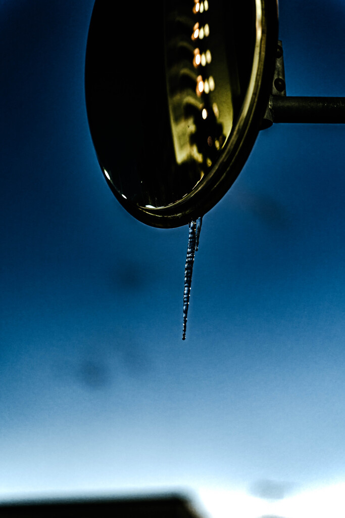 ミラーのつらら