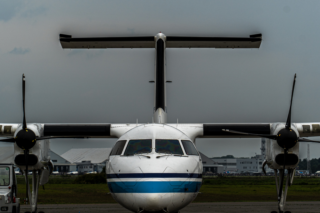 DHC-8