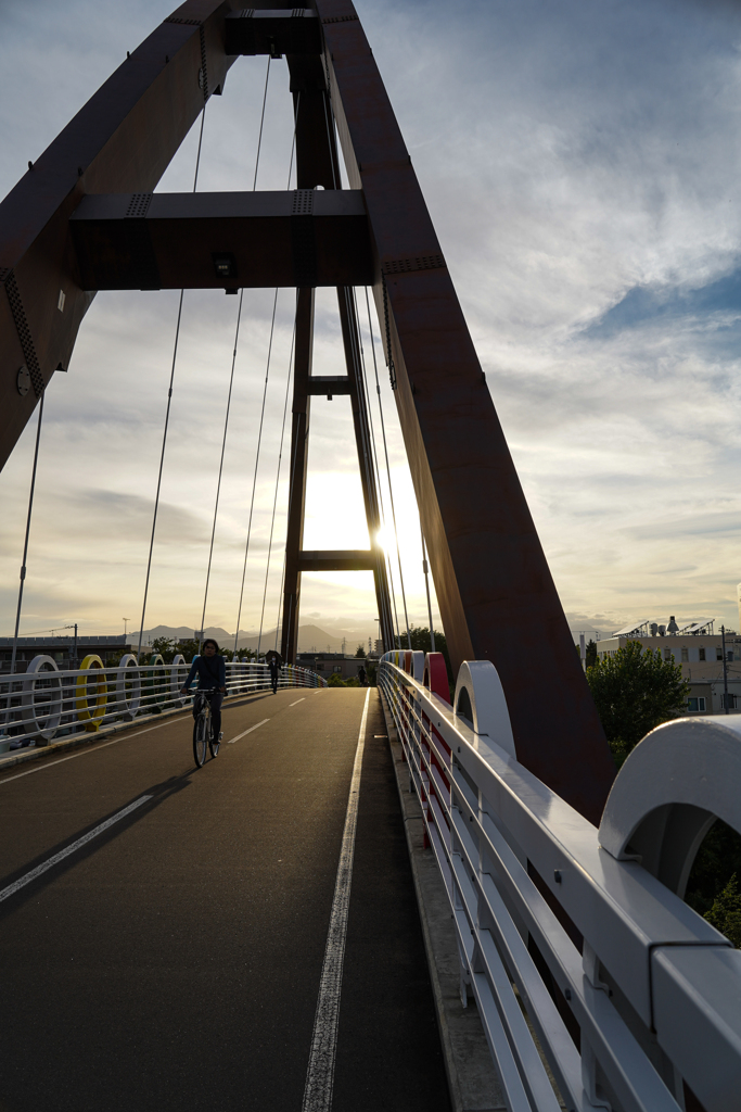 夕方の歩道橋