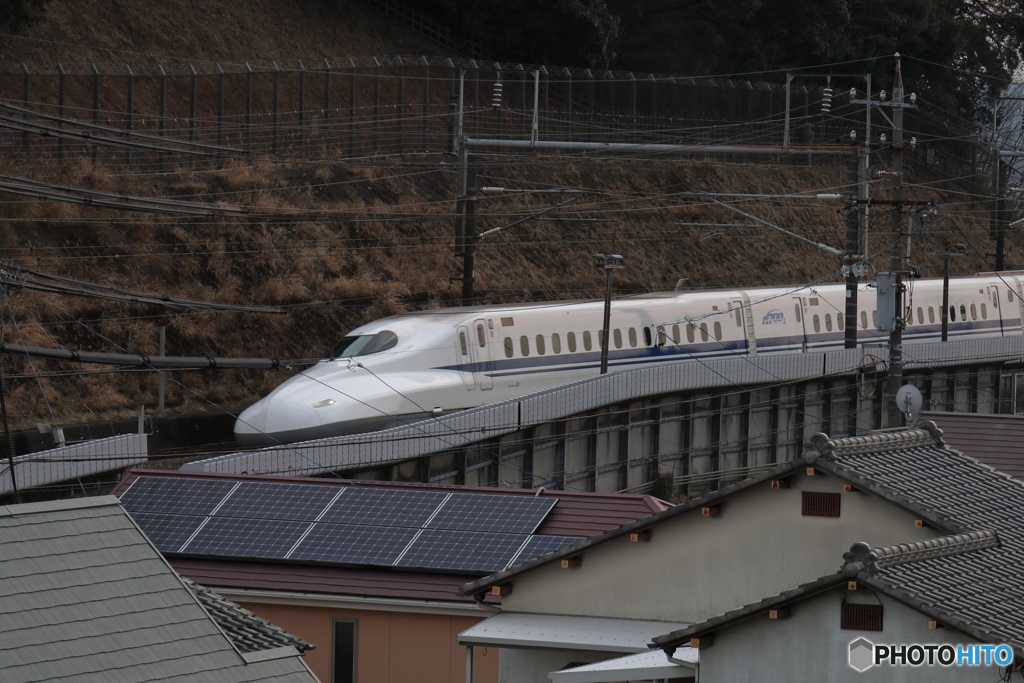 電線が邪魔