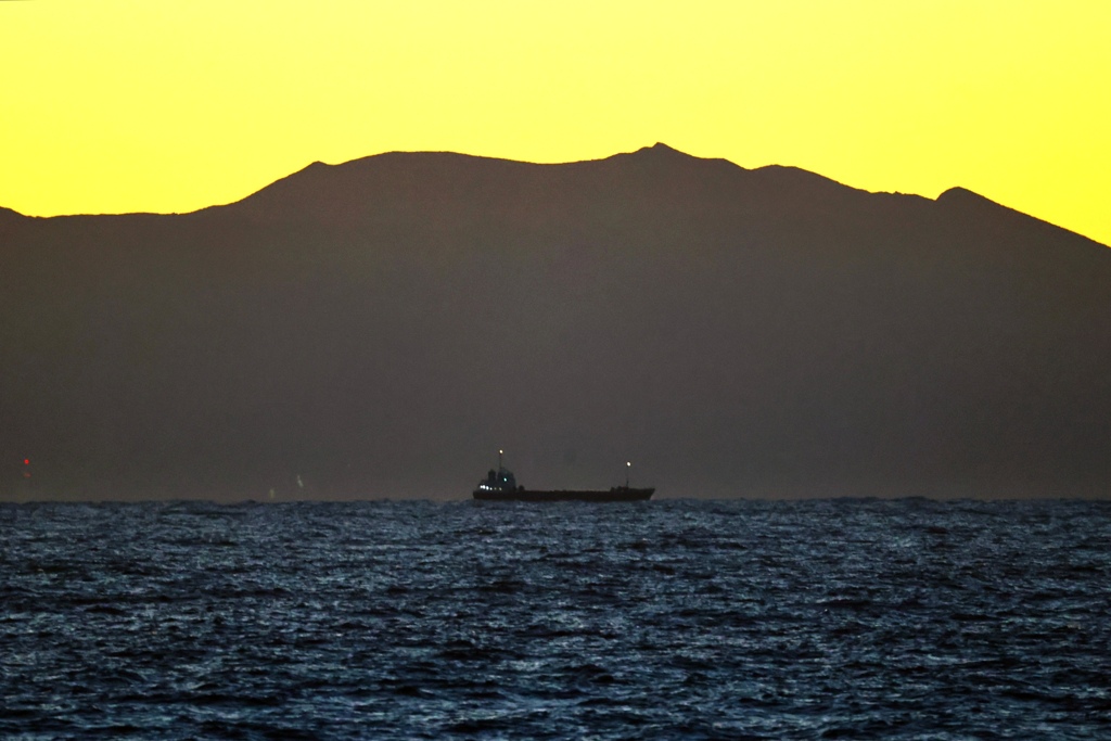 夜明の海。
