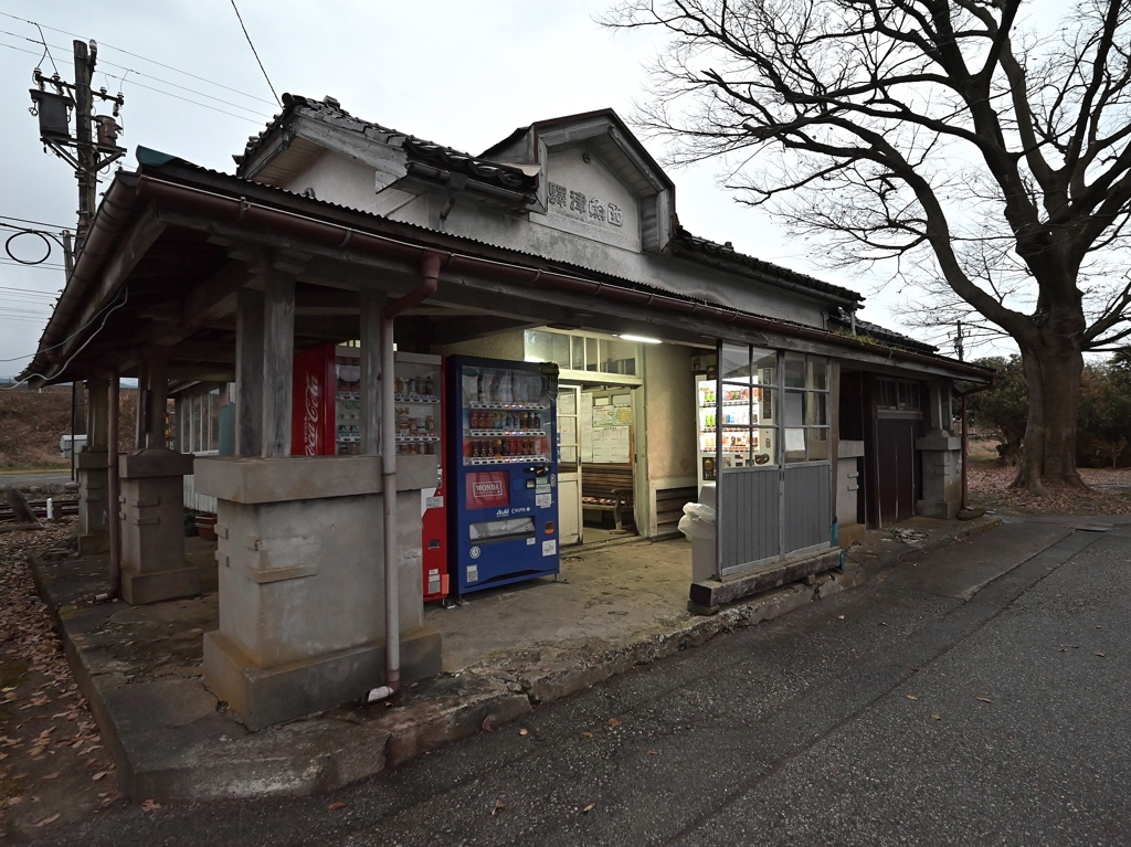 富山地鉄本線　西魚津駅。