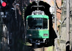 極楽寺トンネル。