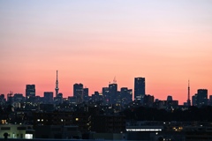 東京　午前６時20分。
