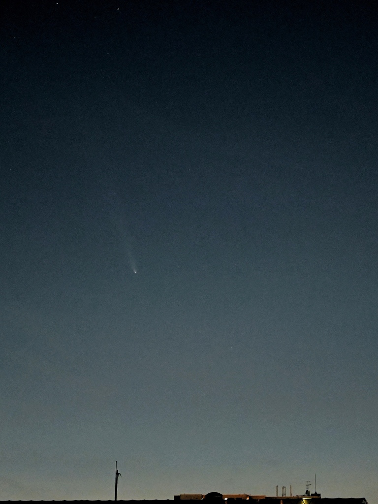 紫金山アトラス彗星です…