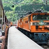 EDR形電気機関車2両連結。