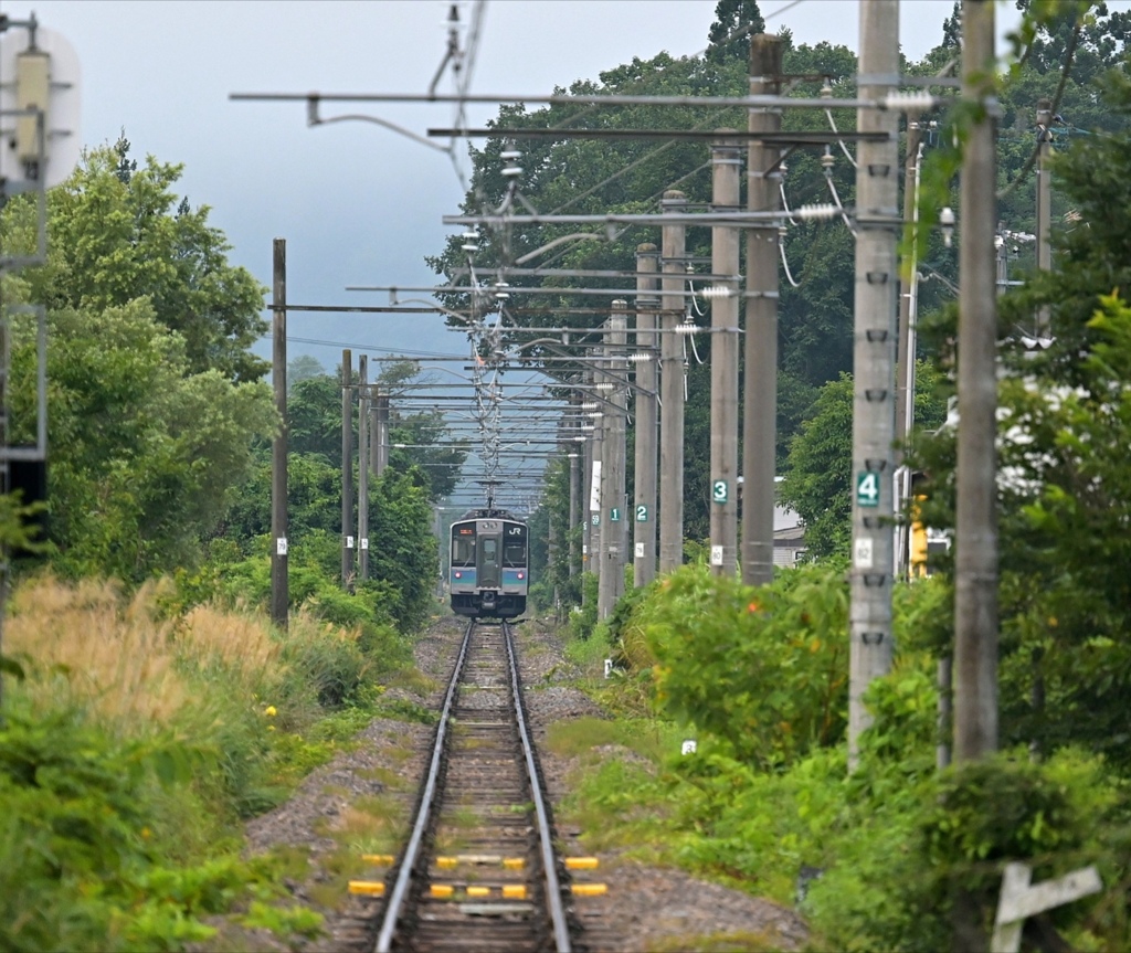 早朝の松本行。