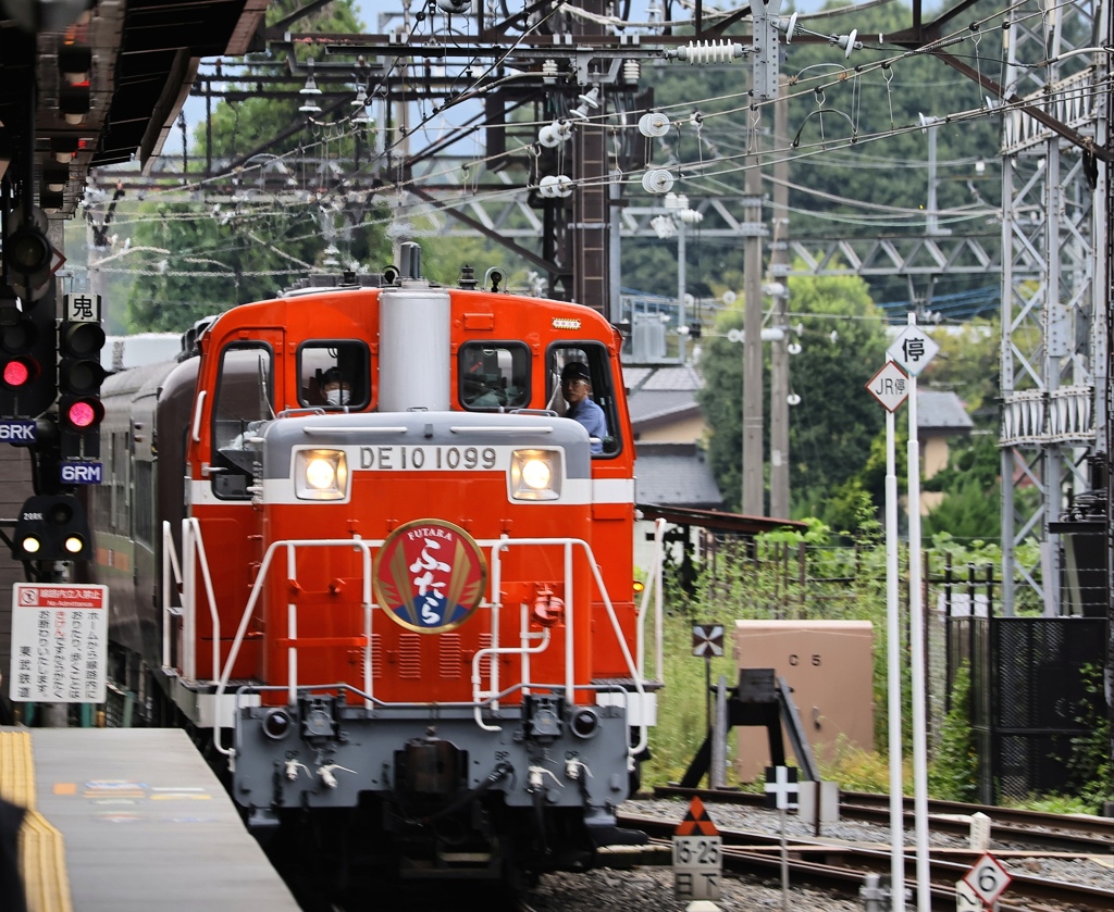 東武鉄道　DE10形ディーゼル機関車。