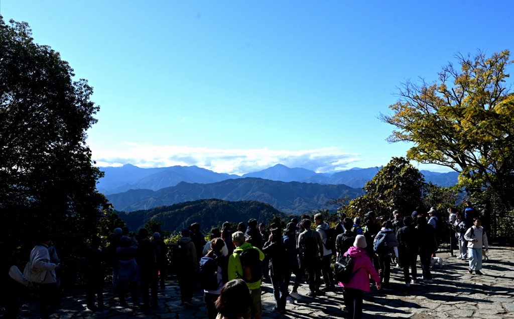 高尾山山頂。