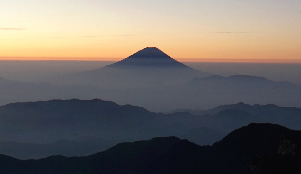 間ノ岳からの富士。