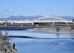 2月の多摩川と小田急線。