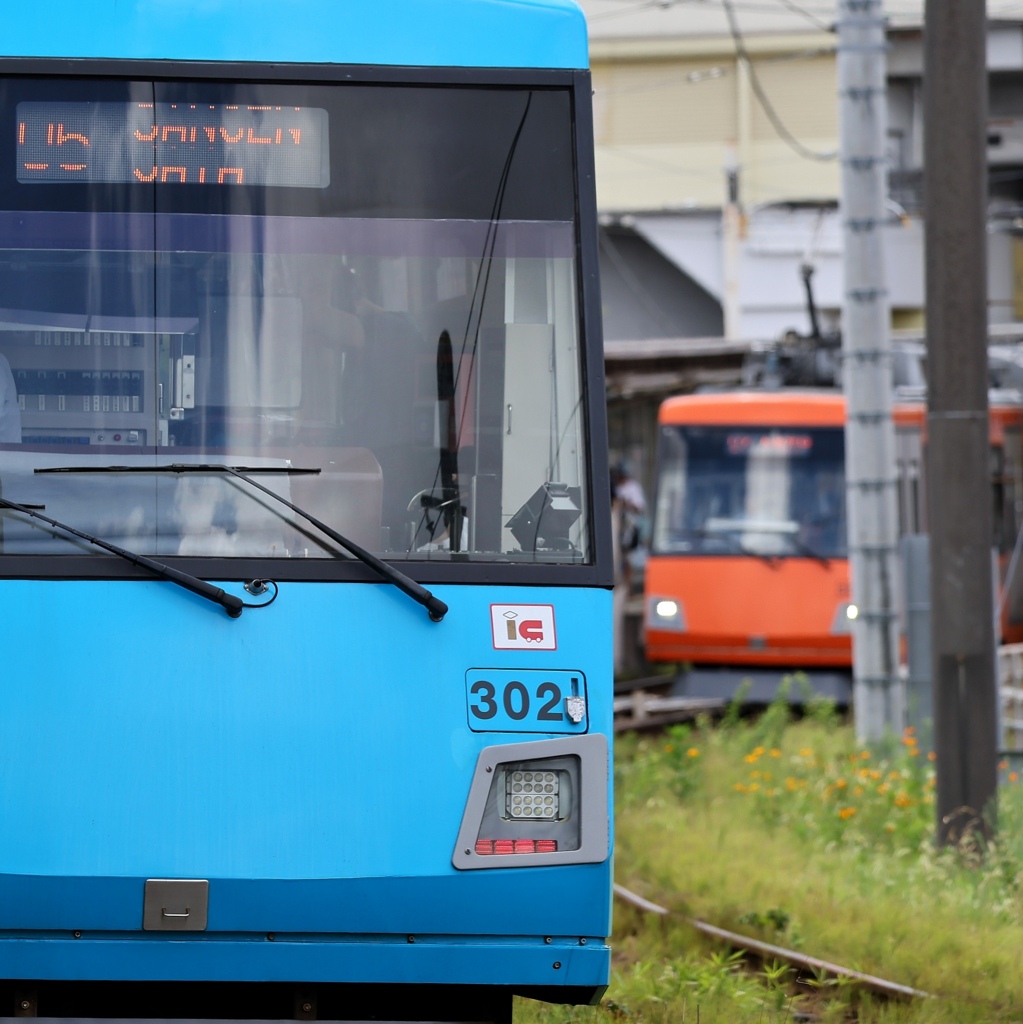 カラフルな車両…♪。