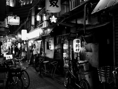 酒場通り。