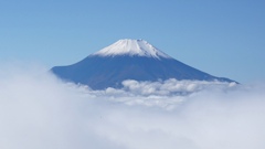 富士（丹沢山地より）。