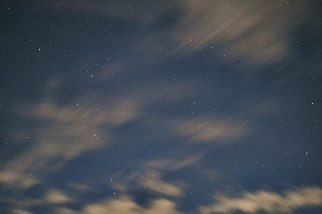 雲と星空