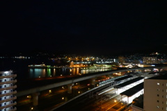 夜の港町