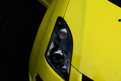 黄色い車