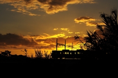 電車と夕日