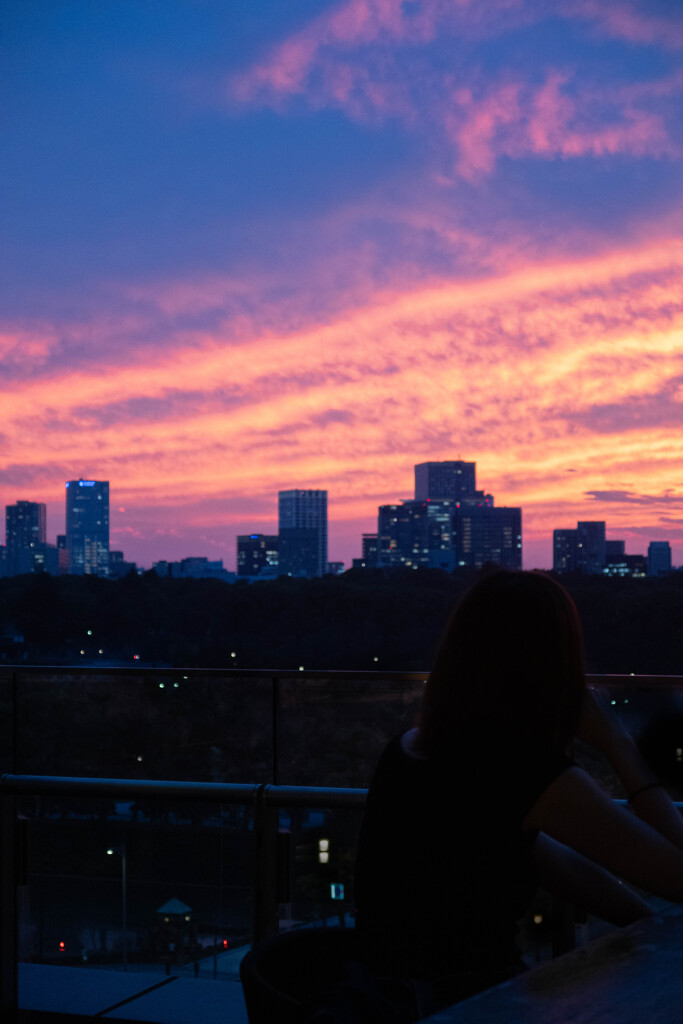 東京　丸ビルからの夕陽