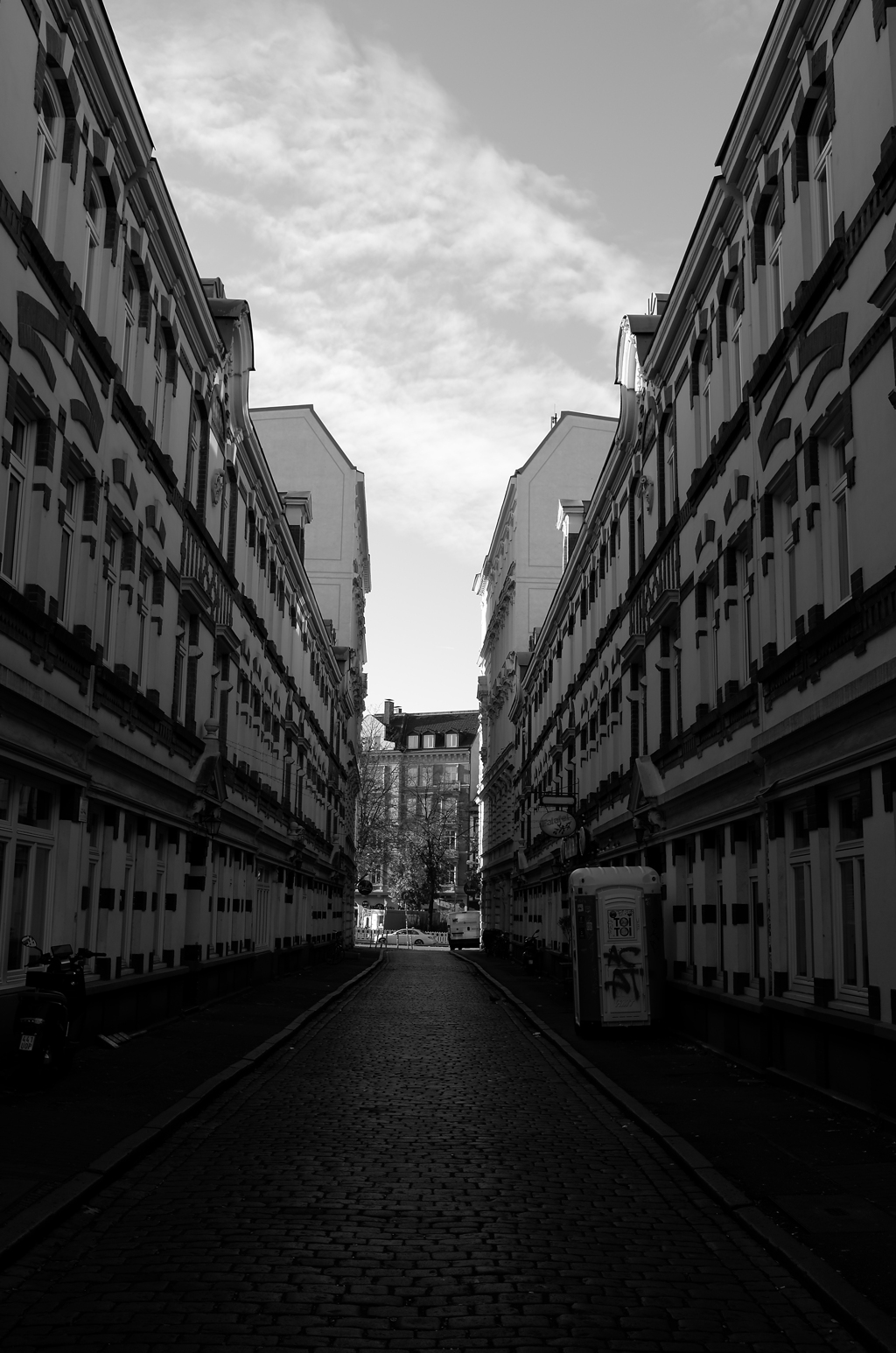 路地裏