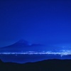 富士山と靄と街