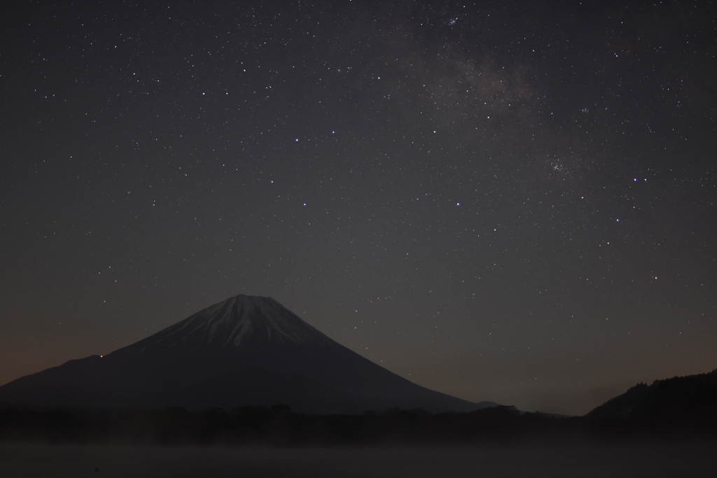 精進湖の夜空