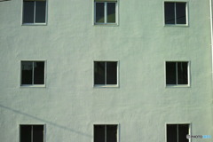 白壁と窓