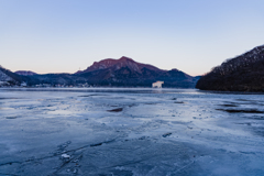 凍てつく榛名湖