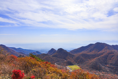 秋色の山を抜けて