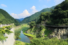 山と川と青空