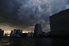 見た目荒れそうな雲