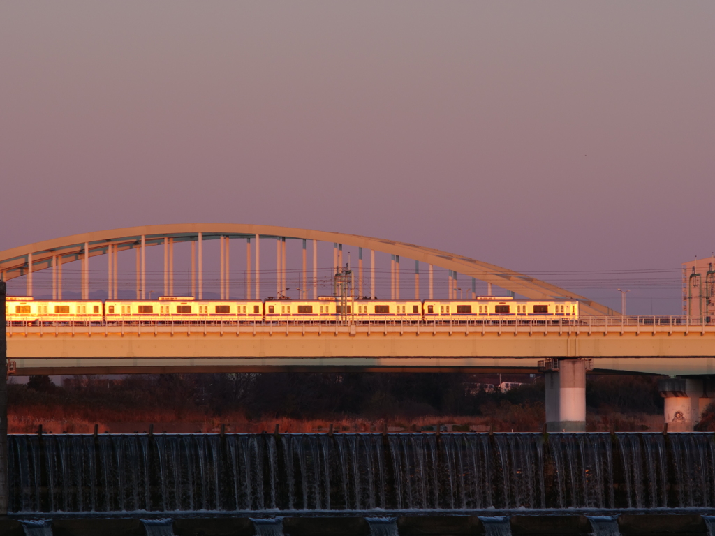 小田急多摩川橋梁の朝
