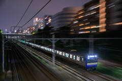 夜の街を駆け抜けて