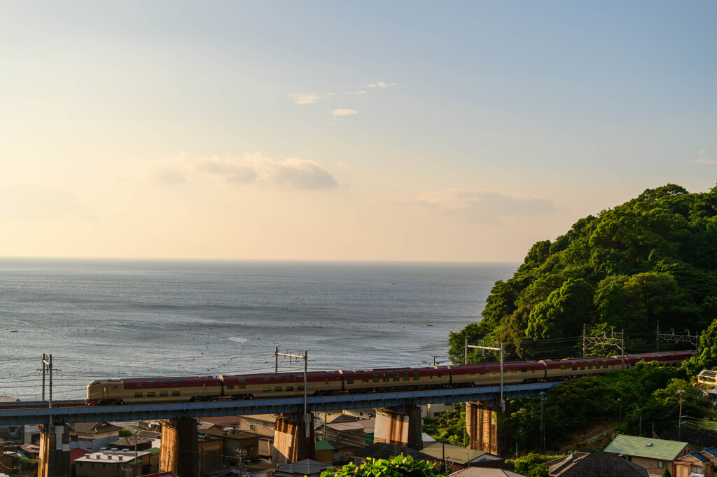石橋橋梁とサンライズ