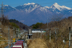 八ヶ岳へ向かう貨物列車