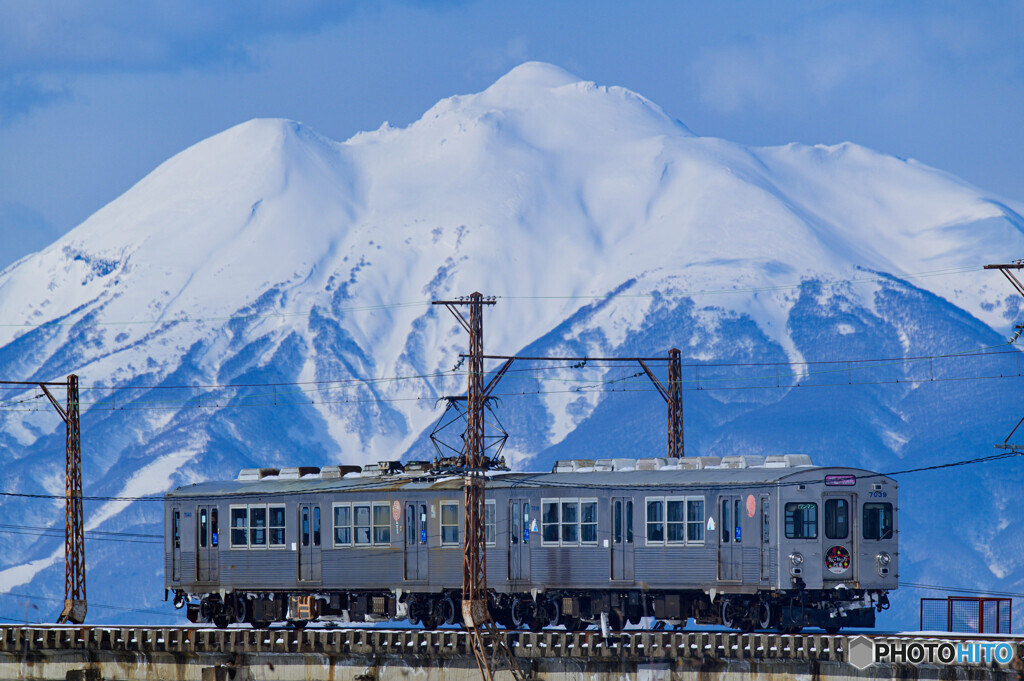 どかんと岩木山