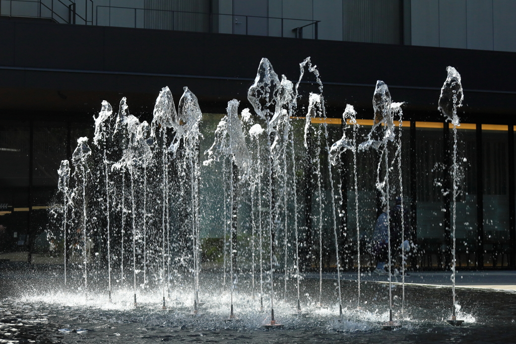 街中の噴水