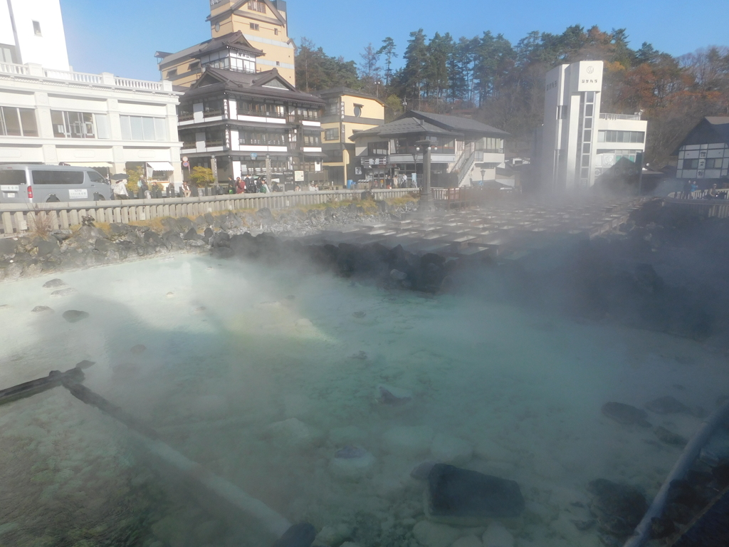 群馬県吾妻郡草津町～湯畑「朝」０４