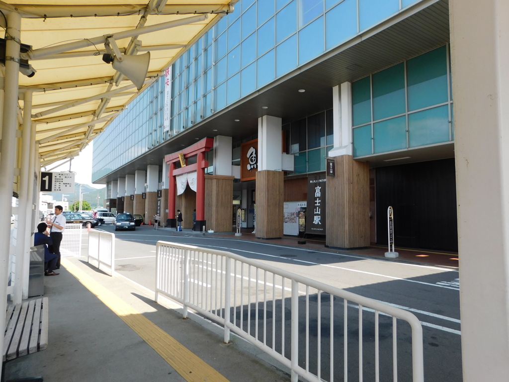 山梨県富士吉田市～富士山駅０１