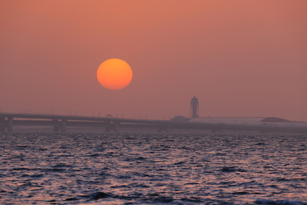 関空・春霞の夕暮れ2