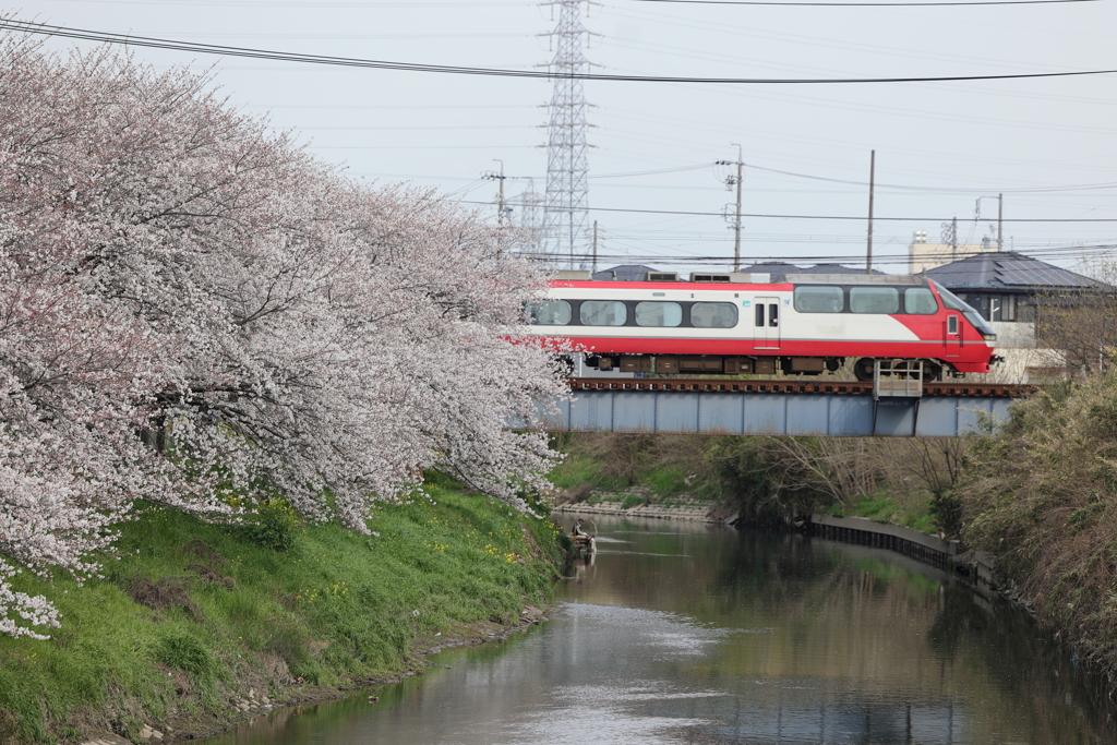 五条川と電車