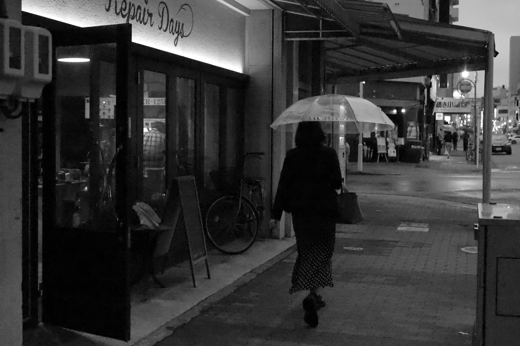 梅雨の夕暮れ